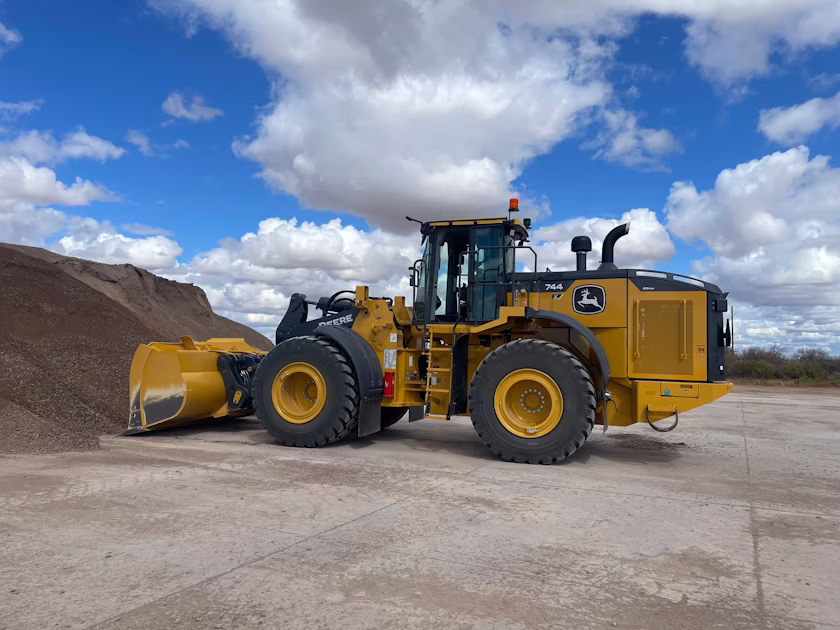 John Deere SmartDetect Assist Enhances Jobsite Safety